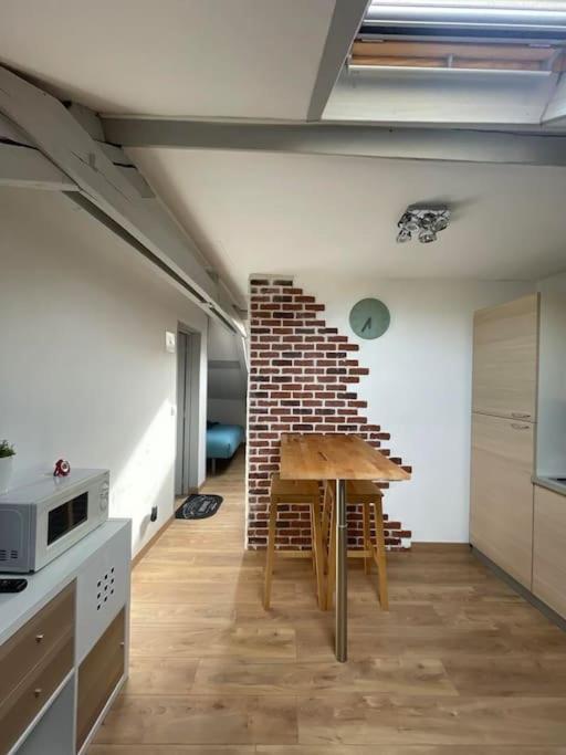 Edouard 2. Logement Complet. Charleville-Mézières المظهر الخارجي الصورة