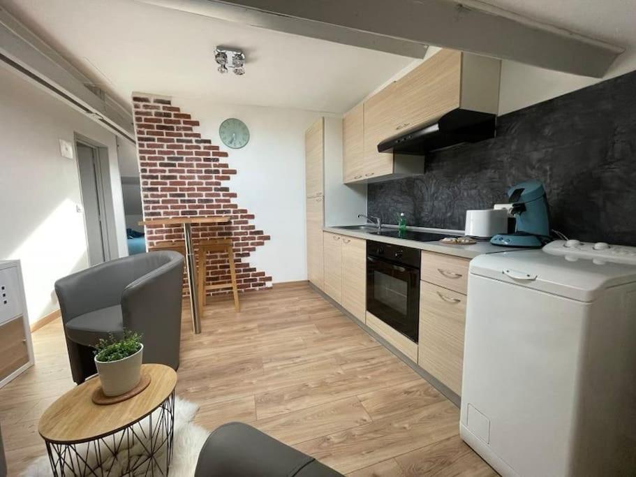 Edouard 2. Logement Complet. Charleville-Mézières المظهر الخارجي الصورة
