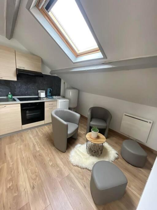 Edouard 2. Logement Complet. Charleville-Mézières المظهر الخارجي الصورة